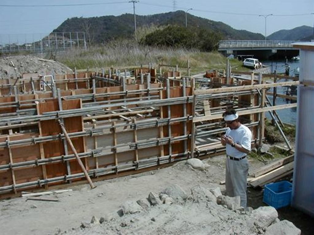 型枠 基礎 鋼管 桟木 6センチ